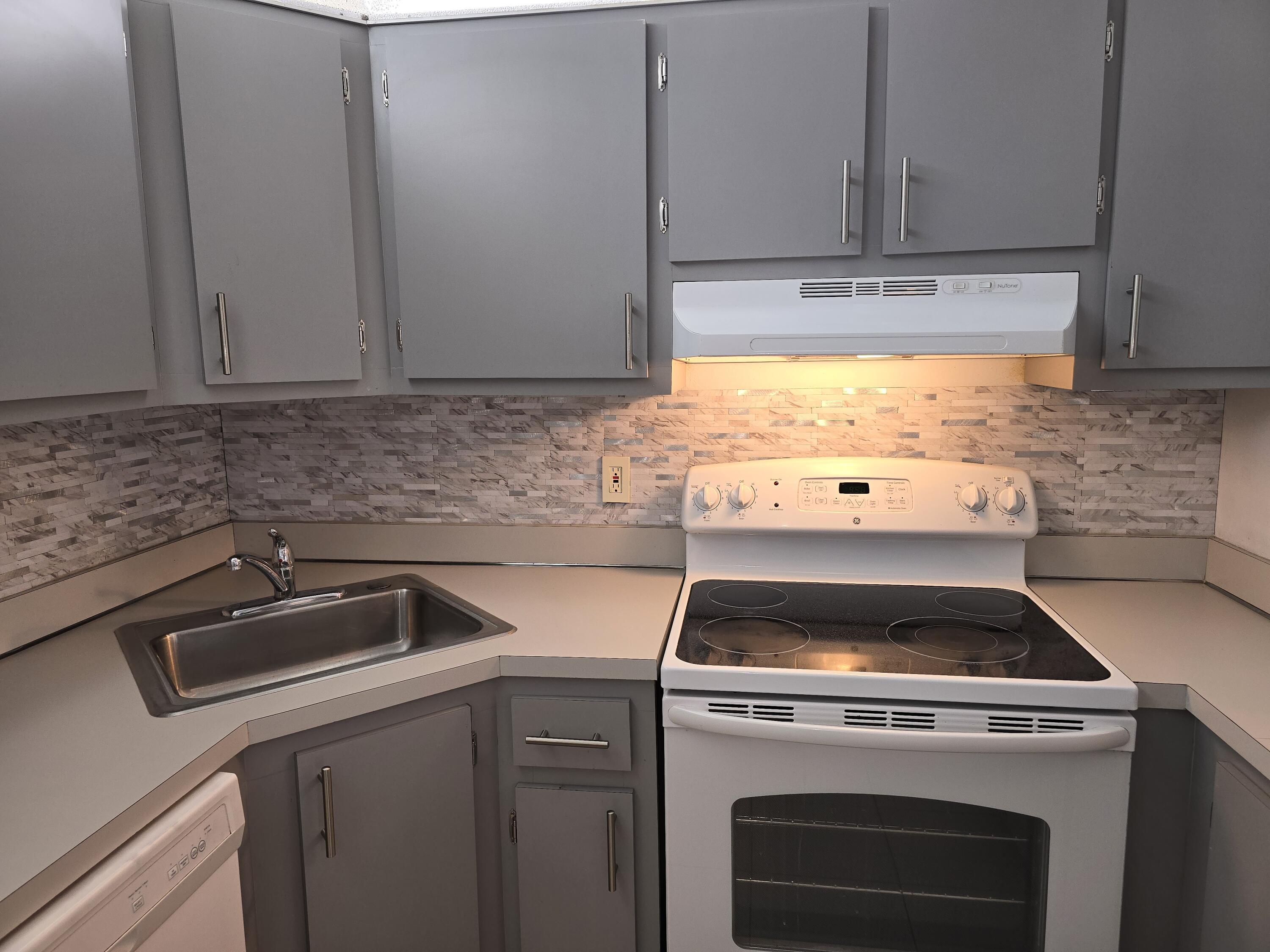 15 VALENCIA A, Delray Beach, FL, Delray Beach - Photo 5