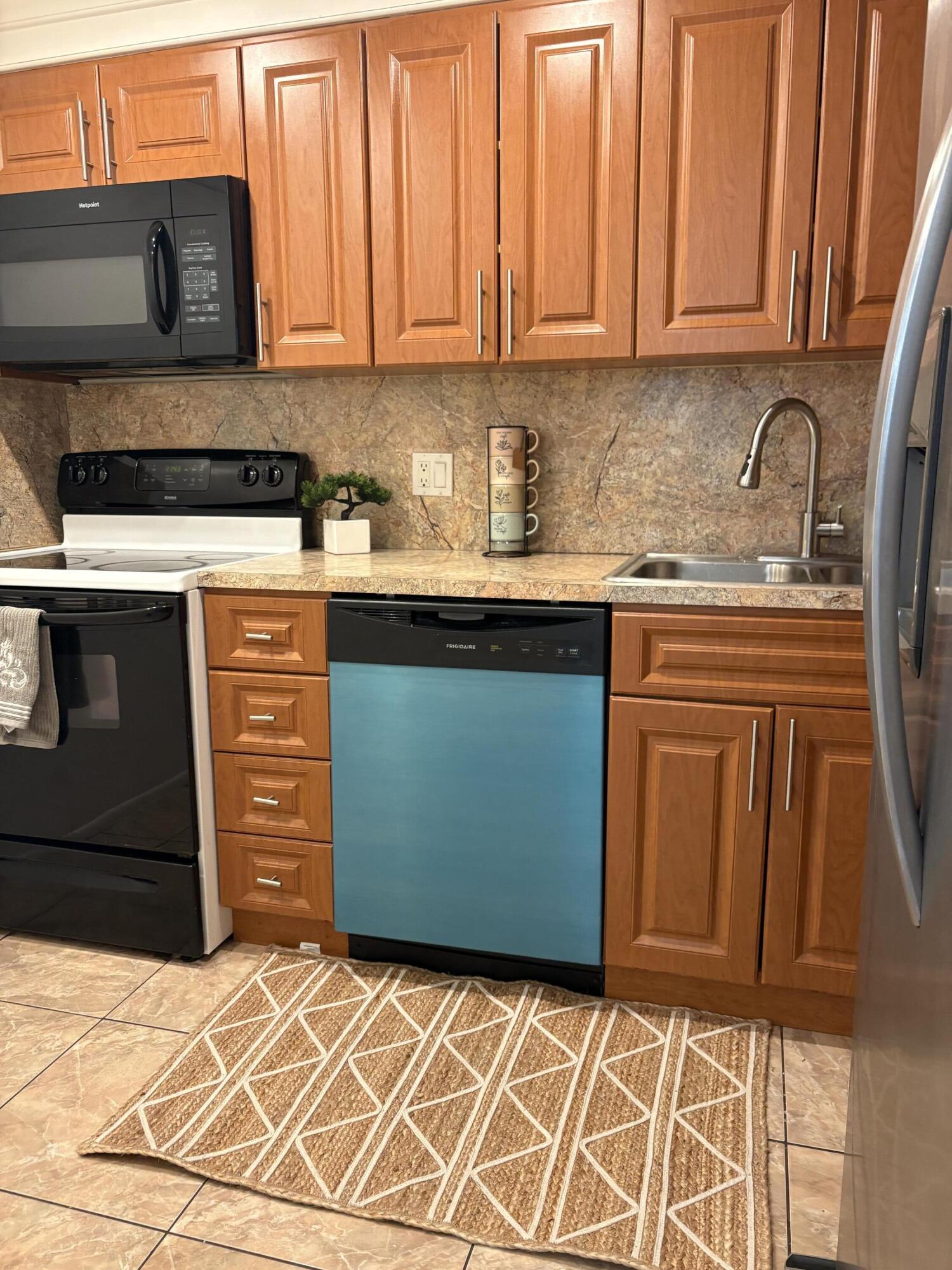 3710 INVERRARY Drive 2G, Lauderhill, FL 33319, Lauderhill - Photo 4