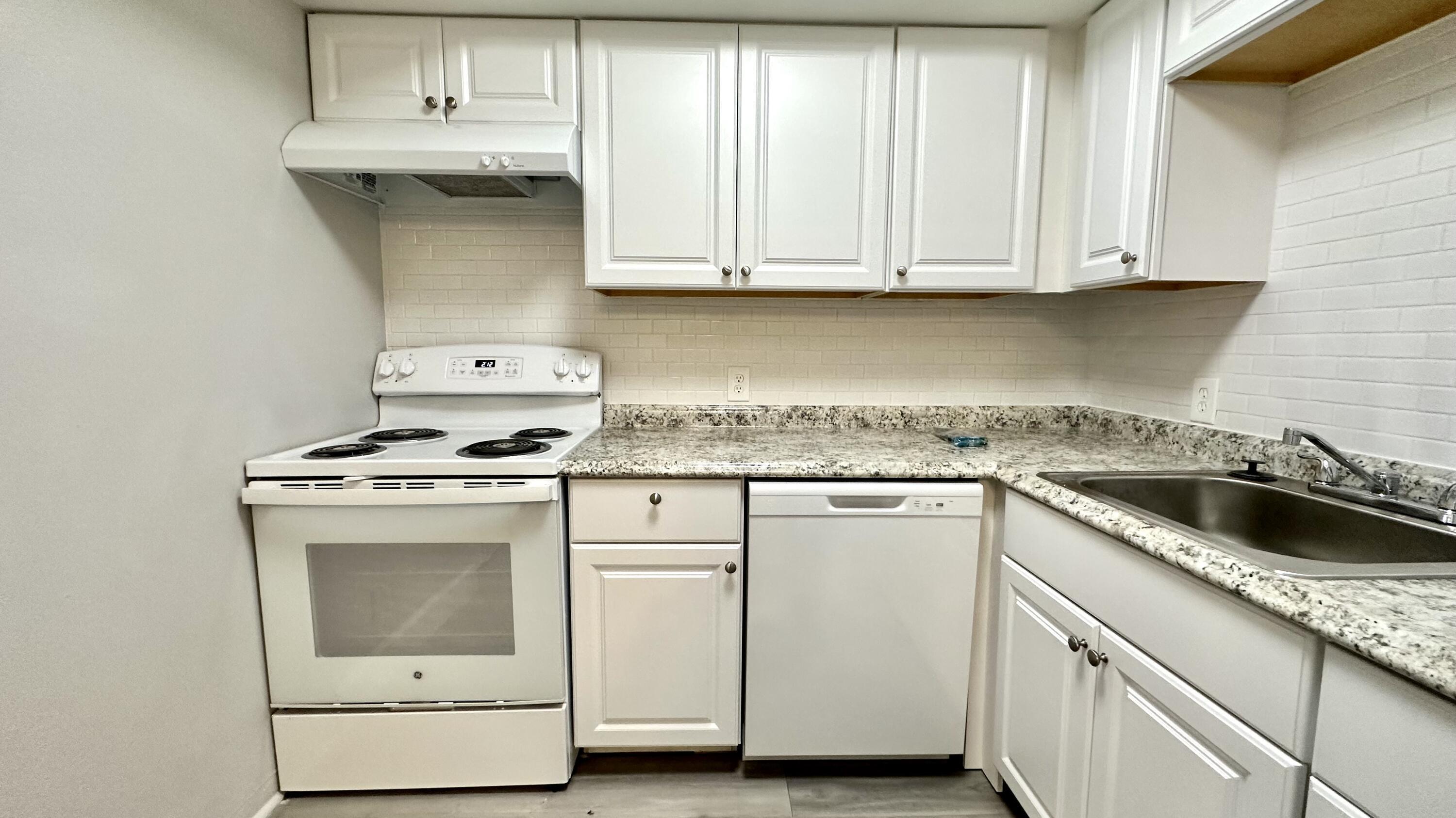3120 Collin Drive Unit d, West Palm Beach, FL 33406, West Palm Beach - Photo 5