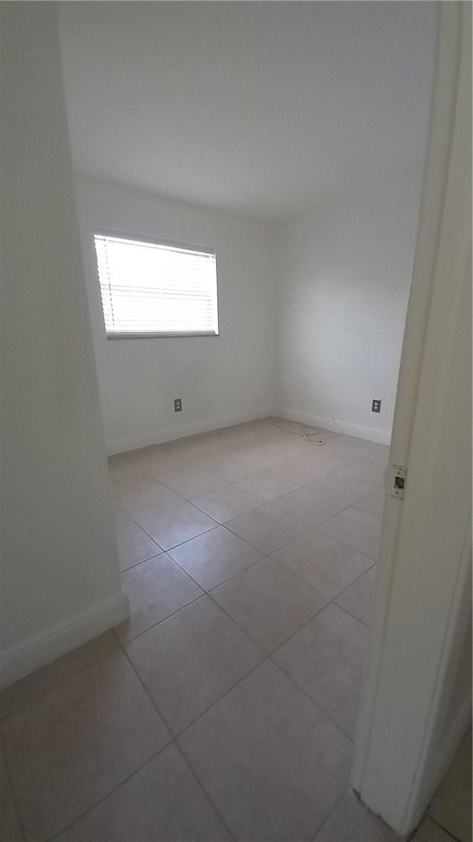 330 NW 38TH Street, Deerfield Beach, FL 33064, Deerfield Beach - Photo 5