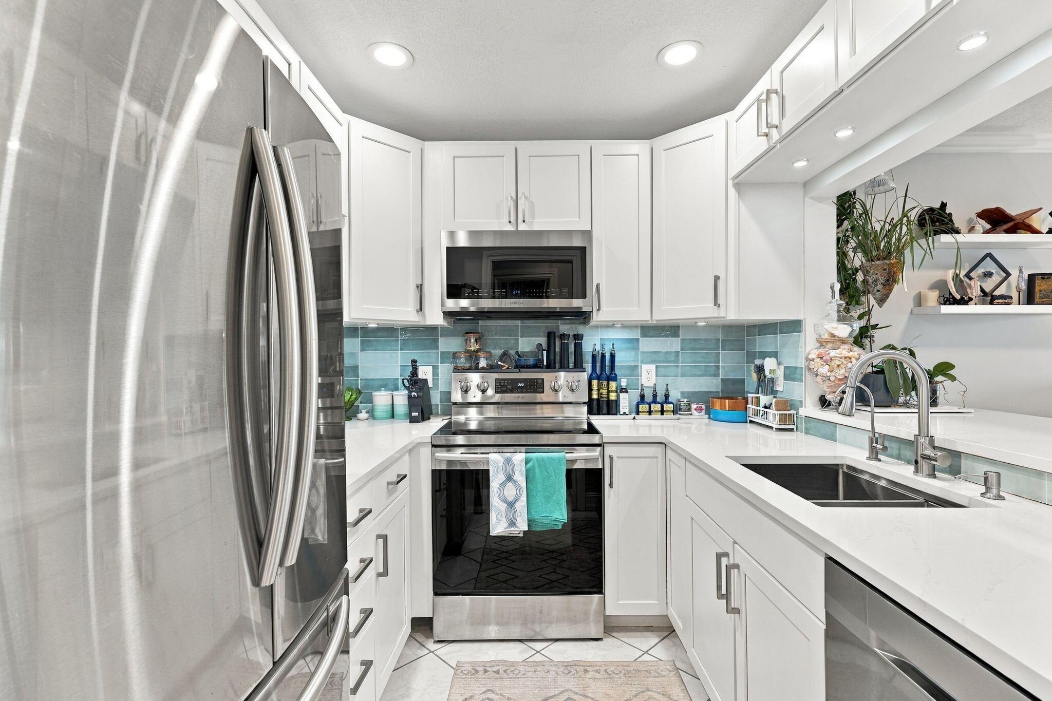 2201 SE 9TH Street 207, Pompano Beach, FL 33062, Pompano Beach - Photo 3