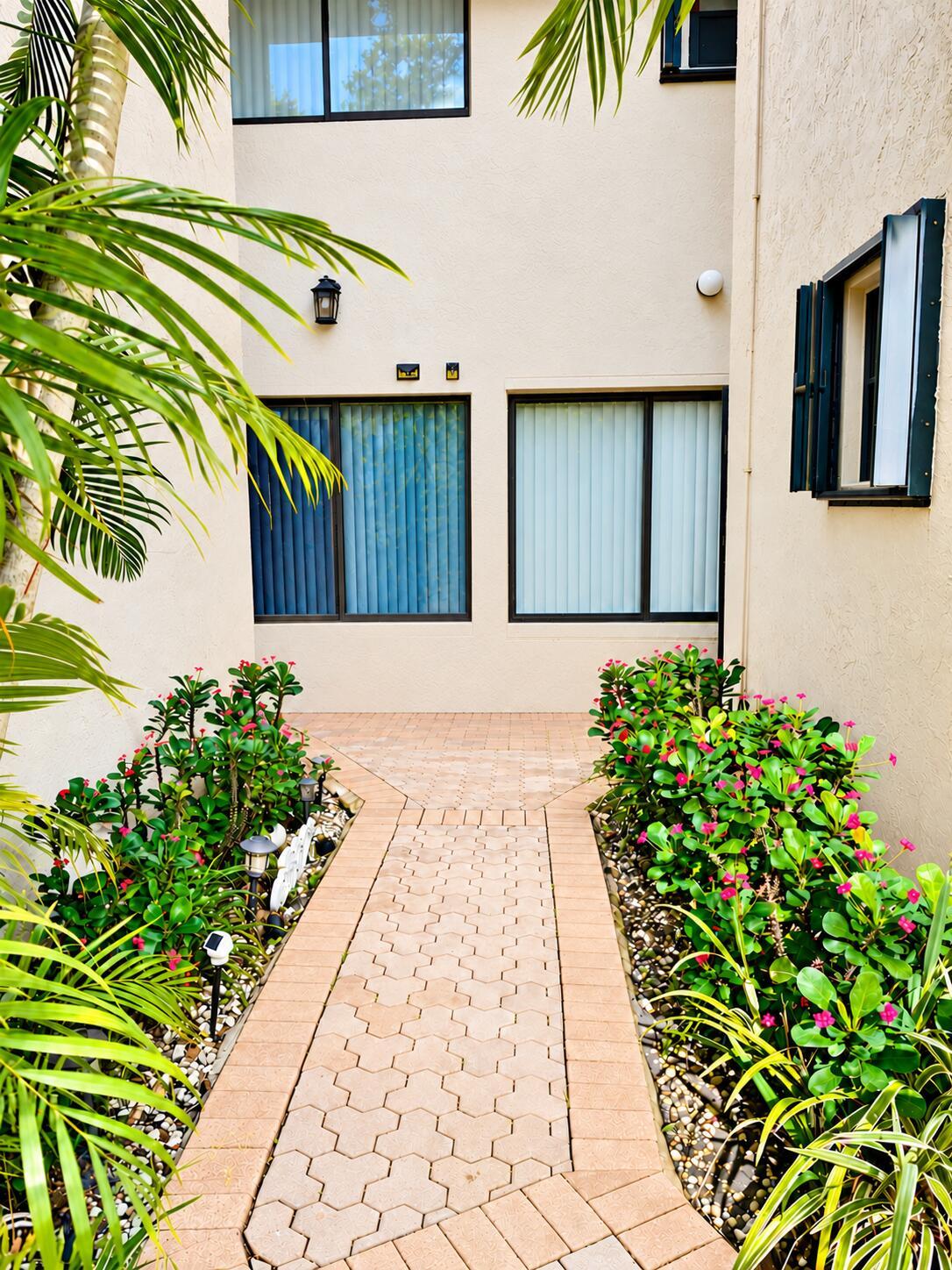 950 MOCKINGBIRD Lane 614B, Plantation, FL 33324, Plantation