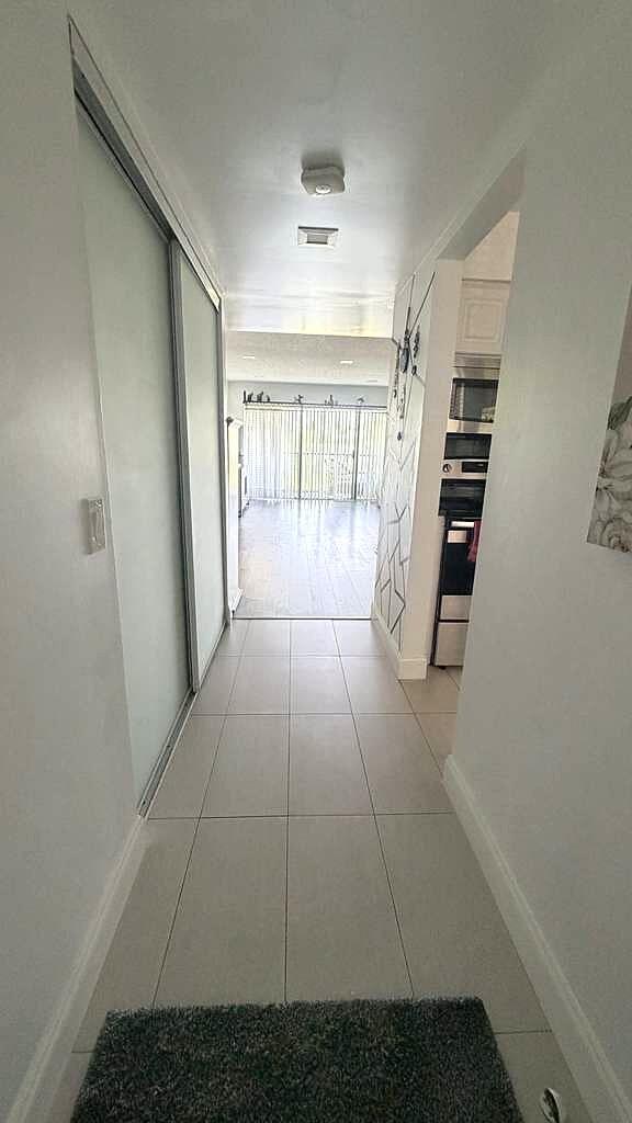 4284 DESTE Court 304, Lake Worth, FL 33467, Lake Worth - Photo 4