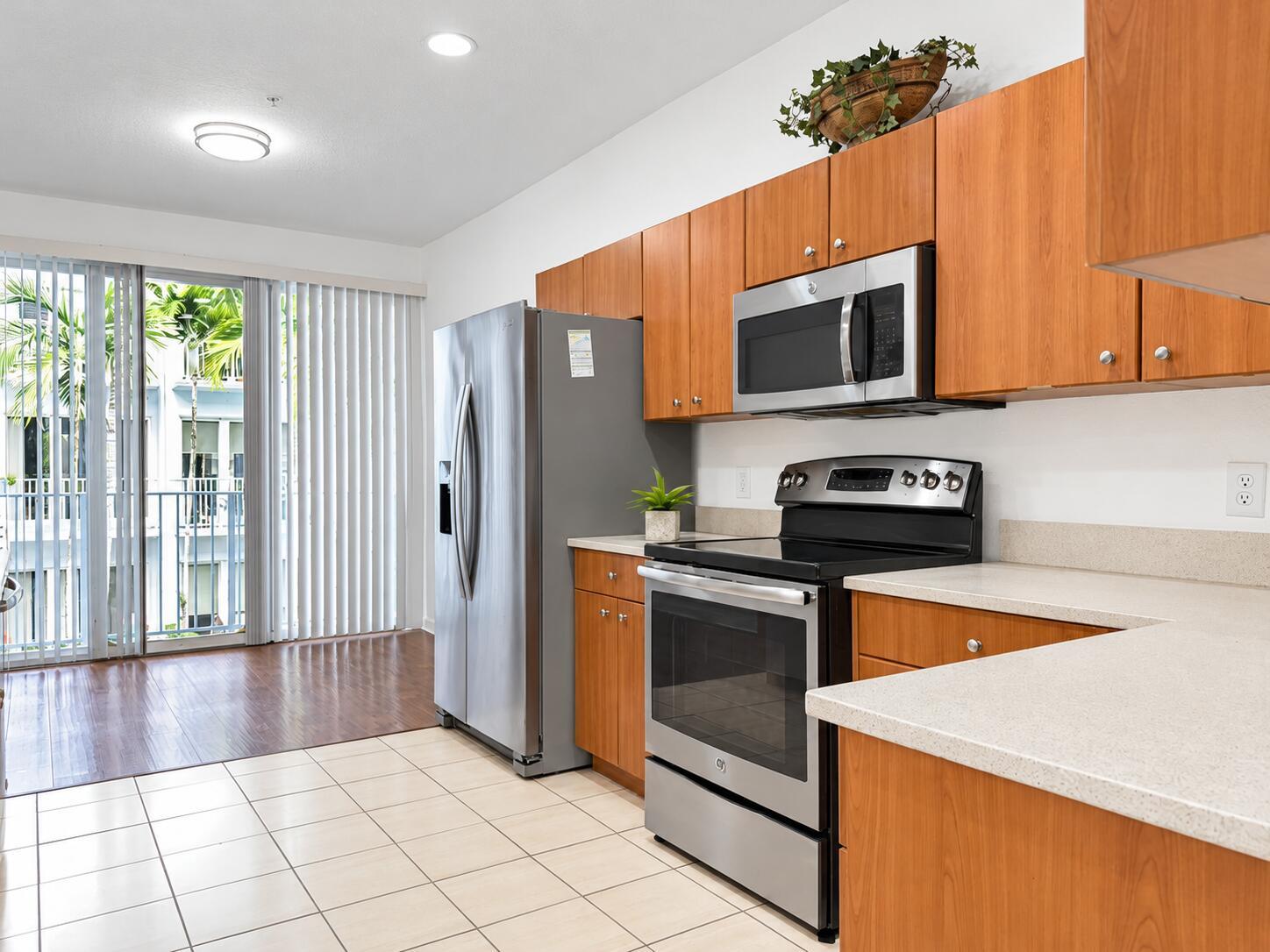 2725 NE 8TH Avenue 112, Wilton Manors, FL 33334, Wilton Manors - Photo 2