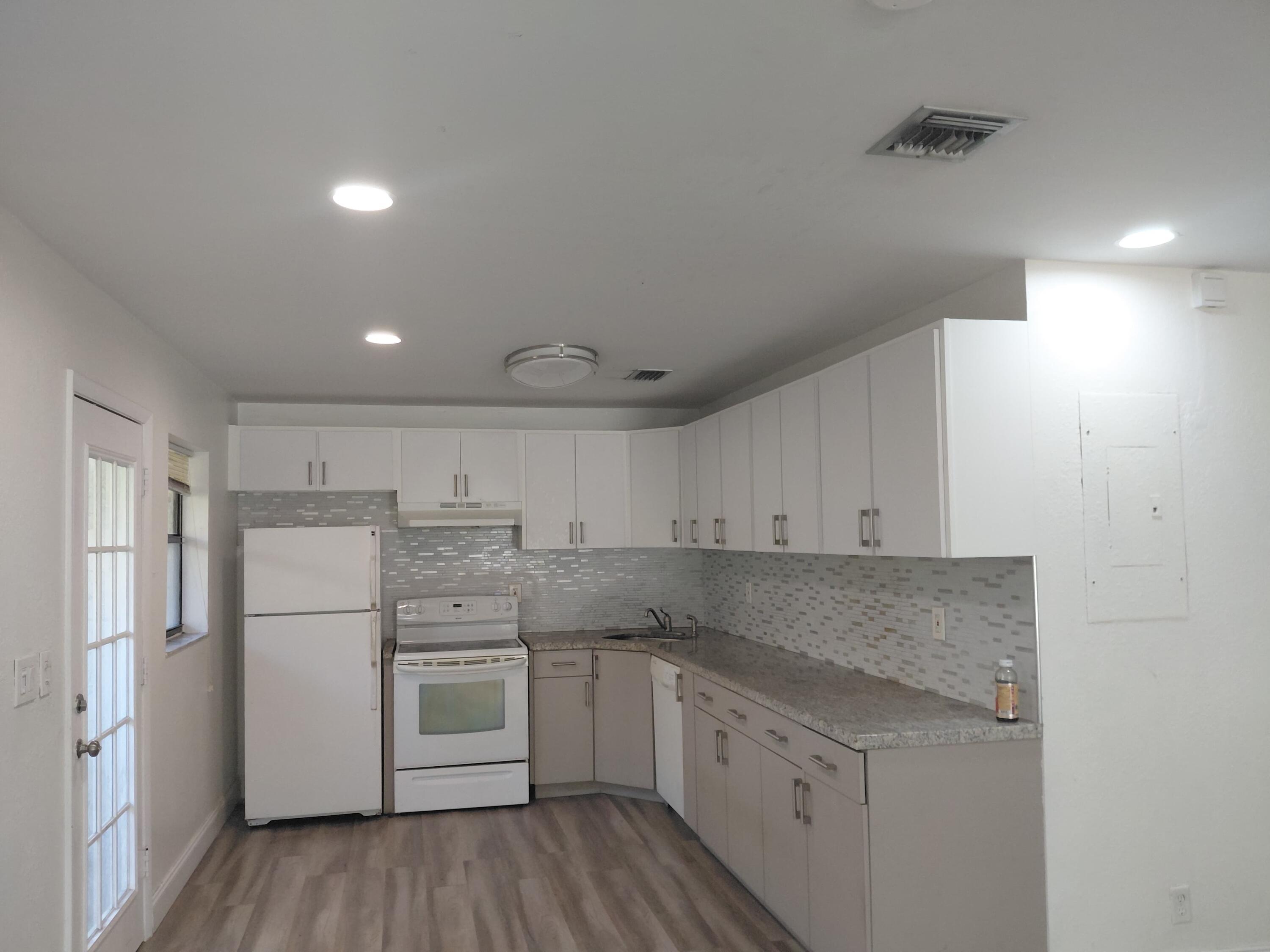 1008 NE 33RD Street, Oakland Park, FL 33334, Oakland Park - Photo 5