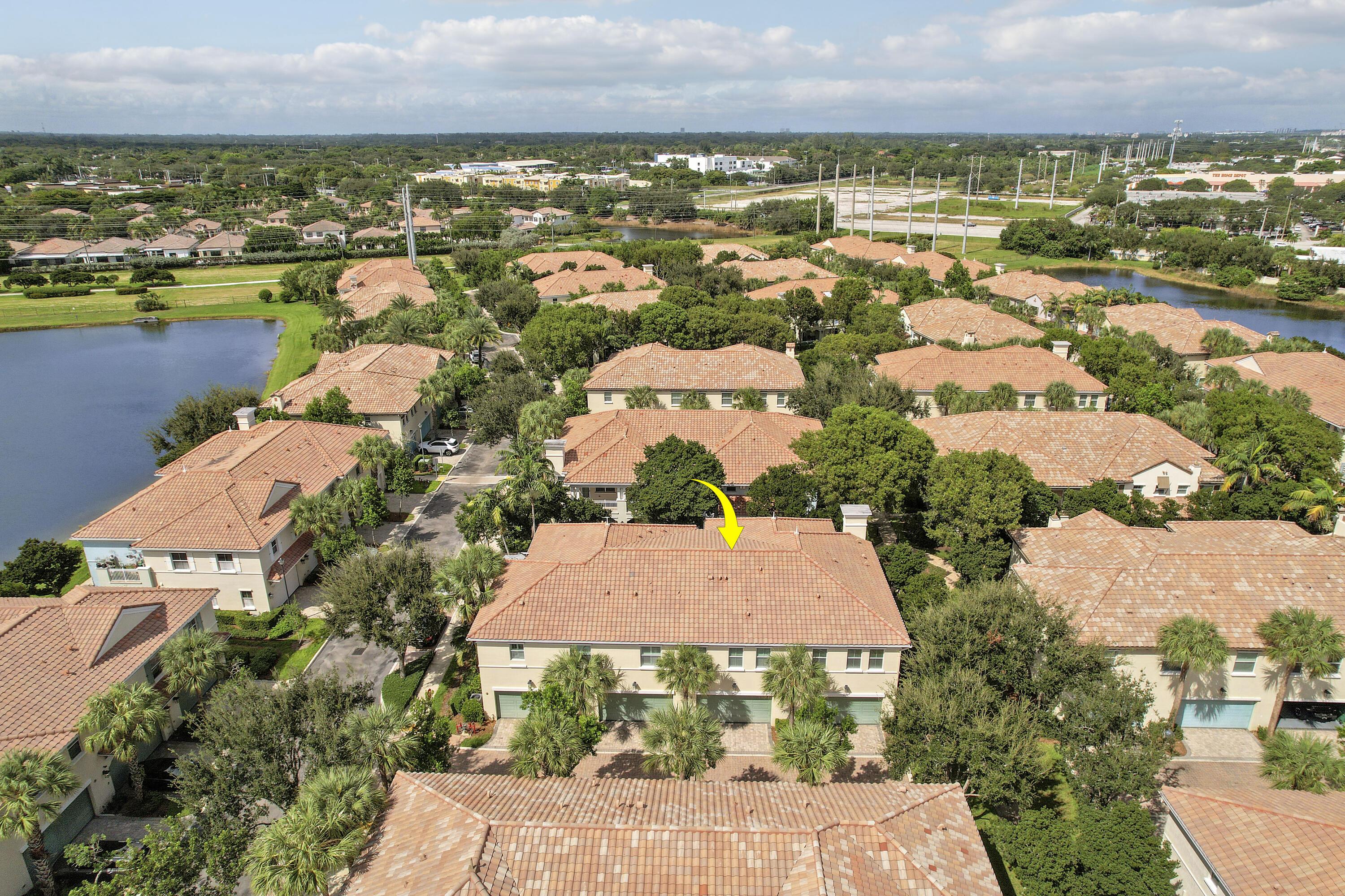 4326 Cascada Circle, Hollywood, FL 33024, Hollywood - Photo 2