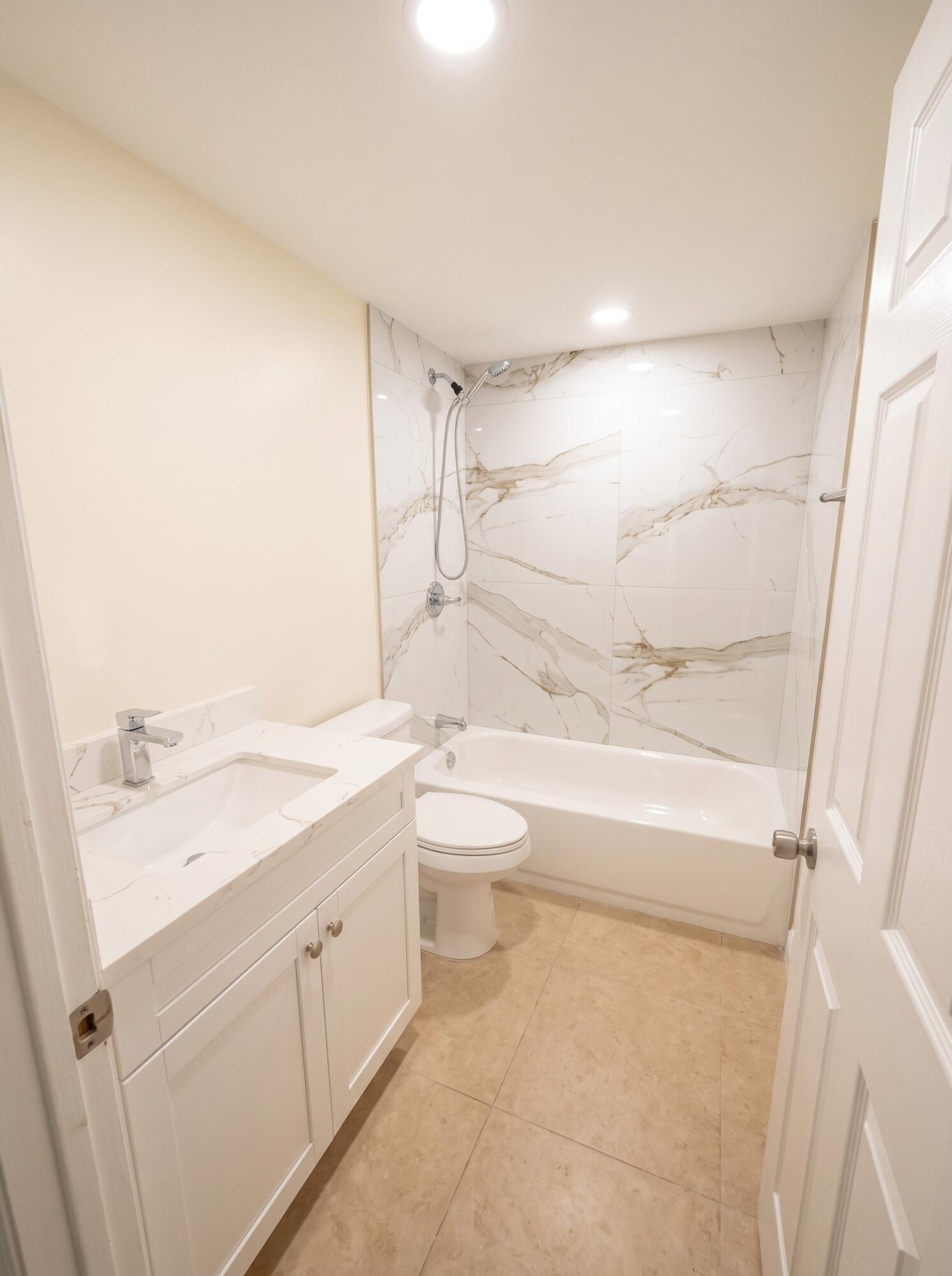 10121 W SUNRISE Boulevard 106, Plantation, FL 33322, Plantation - Photo 5