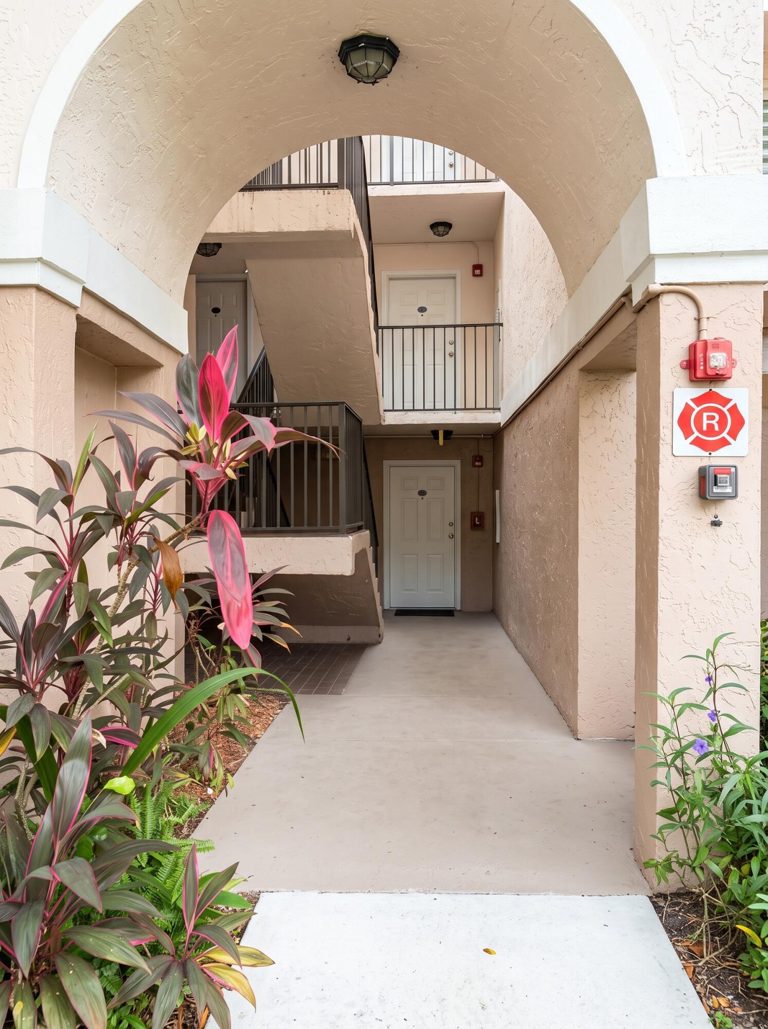 10121 W SUNRISE Boulevard 106, Plantation, FL 33322, Plantation