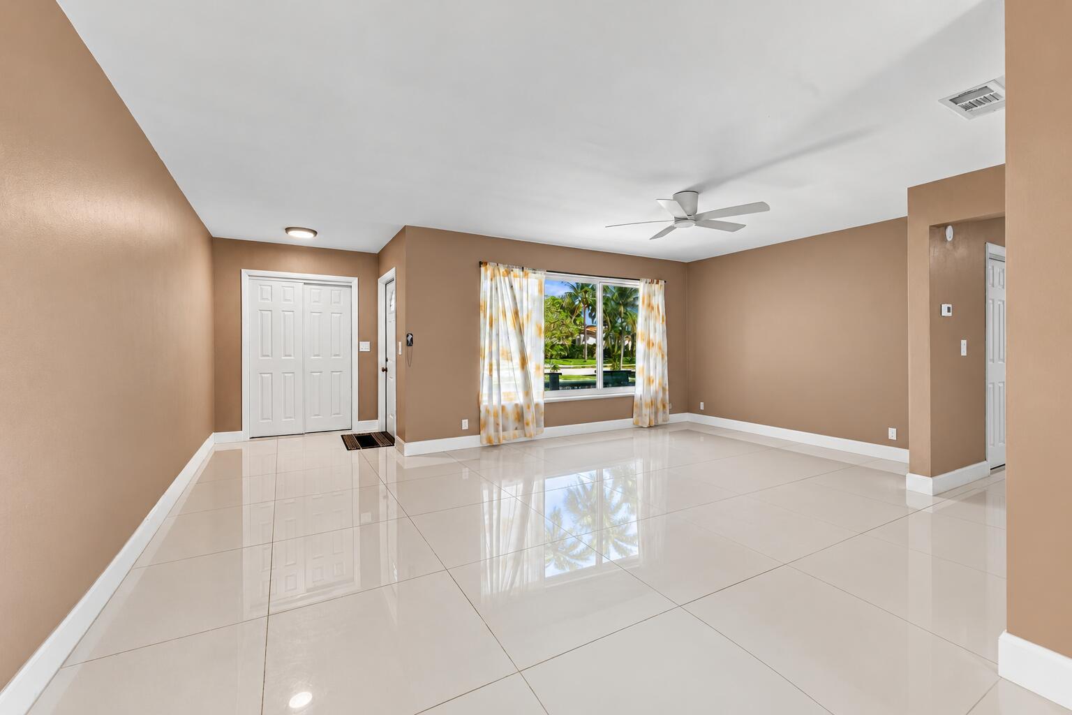 6812 OAKHILL Hill, North Lauderdale, FL 33068, North Lauderdale - Photo 5