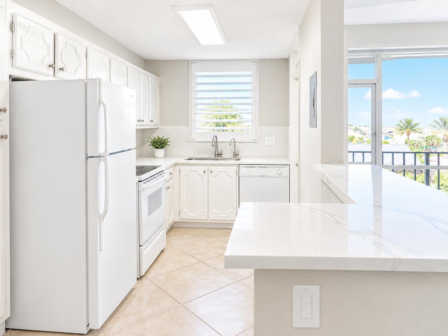 109 PARADISE HARBOUR Boulevard 412, North Palm Beach, FL 33408, North Palm Beach - Photo 2