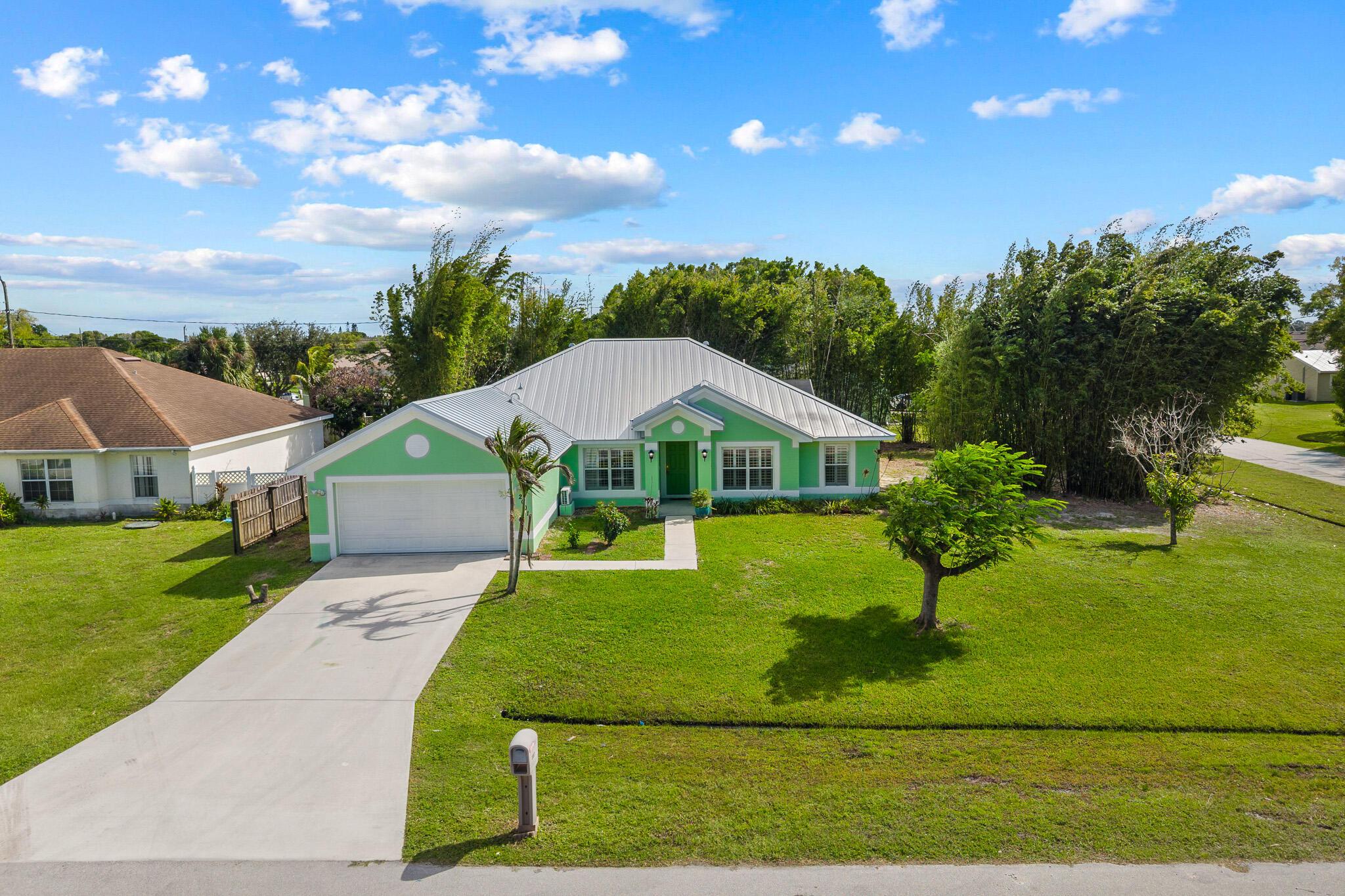 2001 SE Dranson Circle, Port St. Lucie, FL 34952, Port St. Lucie - Photo 2