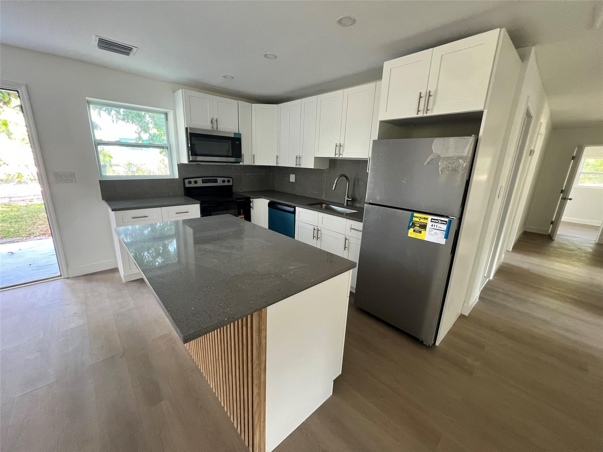 422 SW 4TH Avenue B, Delray Beach, FL 33444, Delray Beach - Photo 2