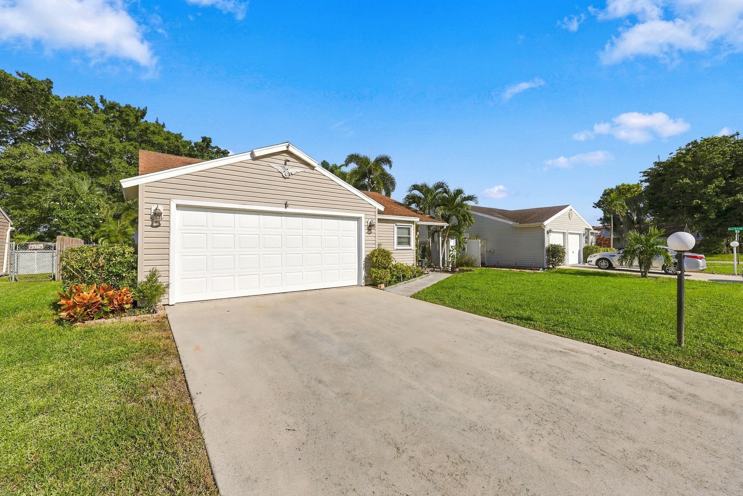 5215 Canal Circle W, Lake Worth, FL 33467, Lake Worth - Photo 4
