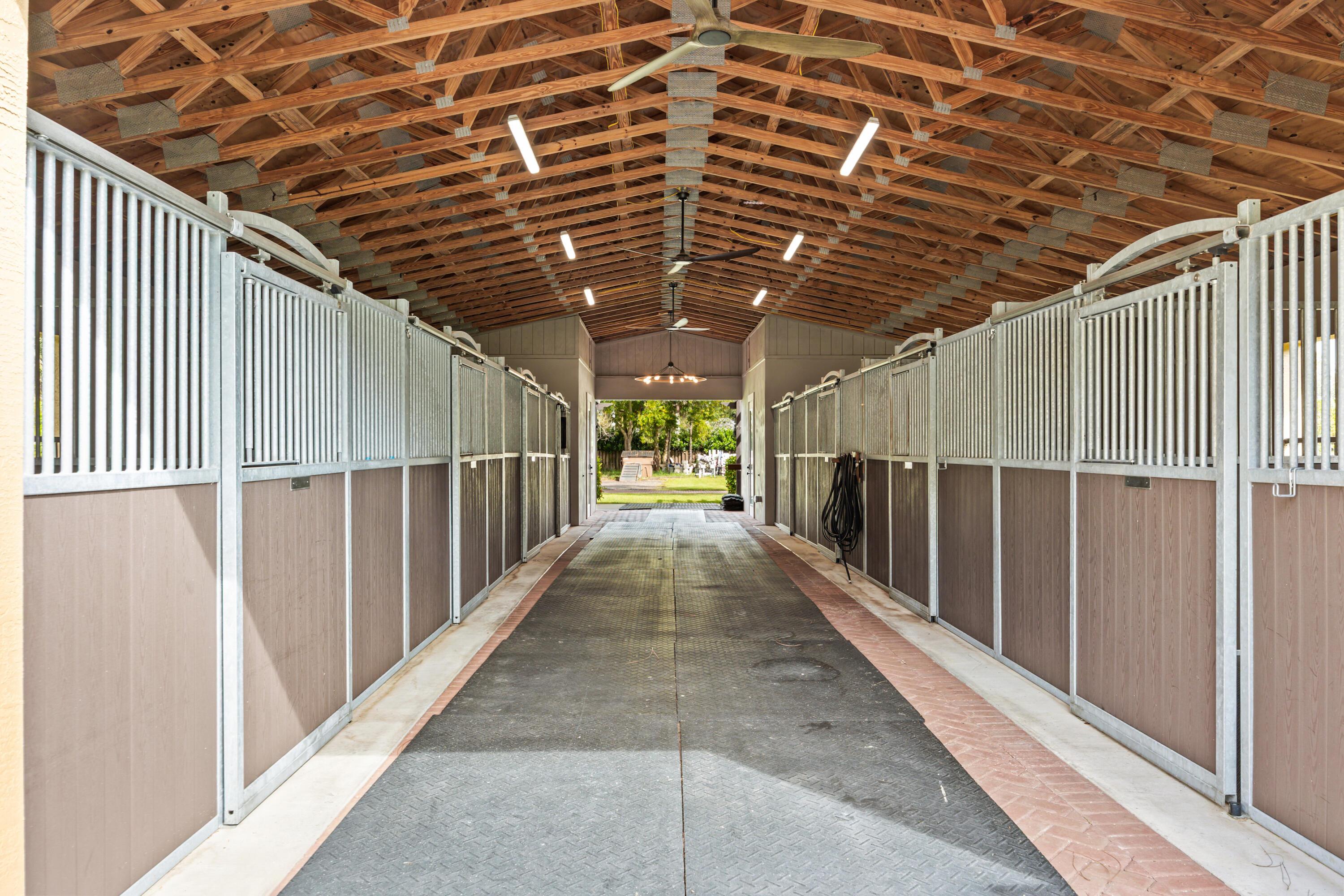 14407 HALTER Road Barn, Wellington, FL 33414, Wellington - Photo 4