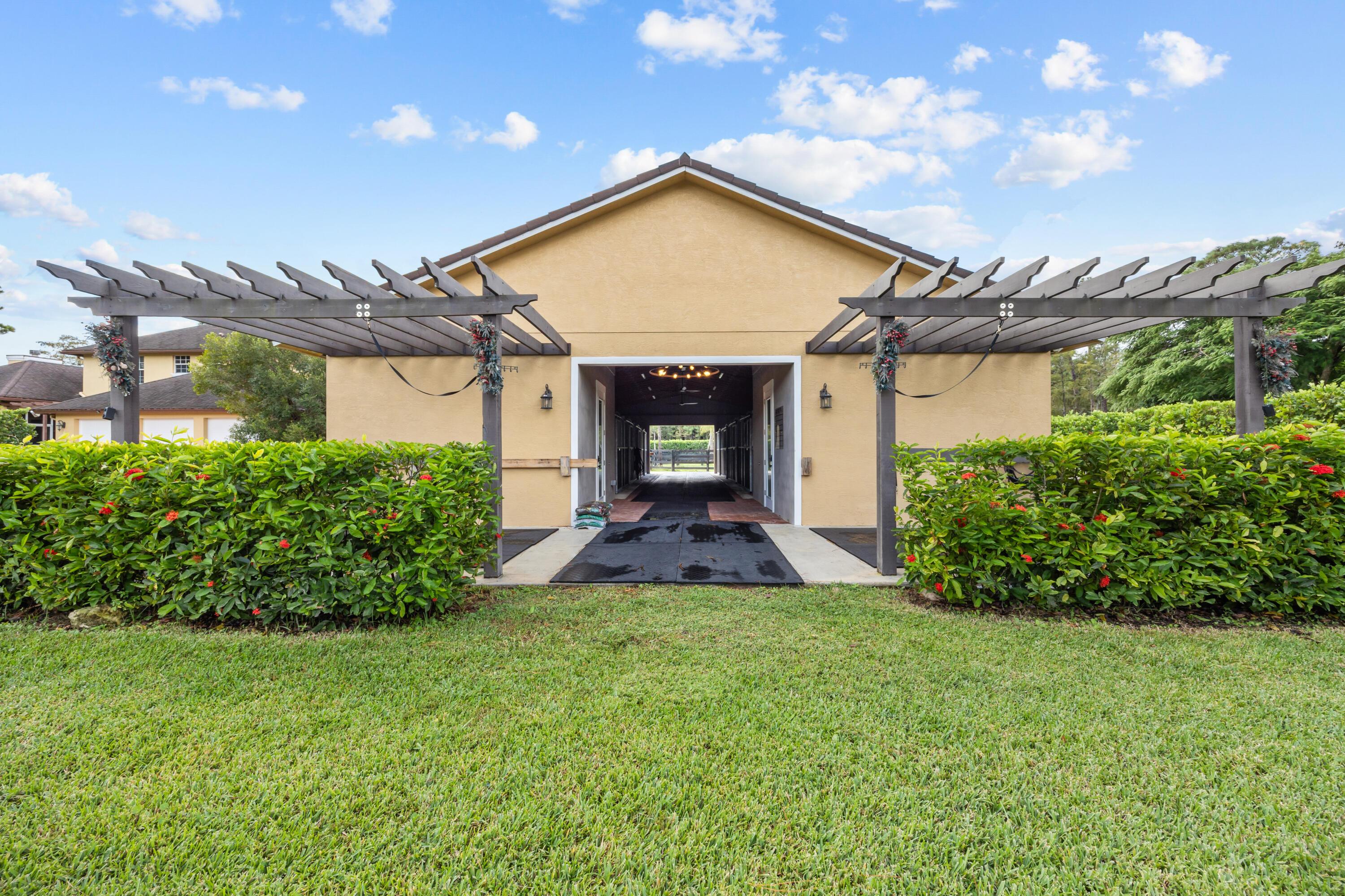 14407 HALTER Road Barn, Wellington, FL 33414, Wellington