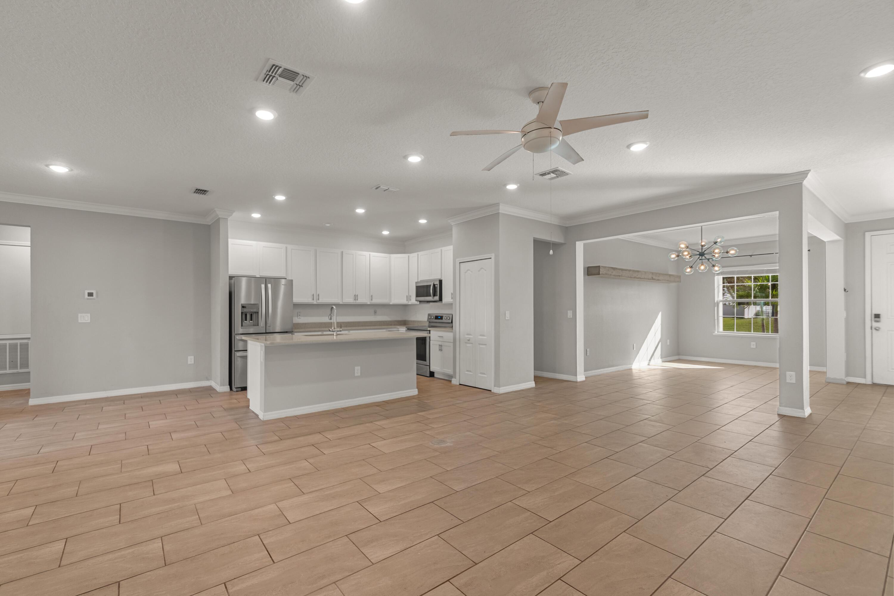 8055 102nd Avenue, Vero Beach, FL 32967, Vero Beach - Photo 3