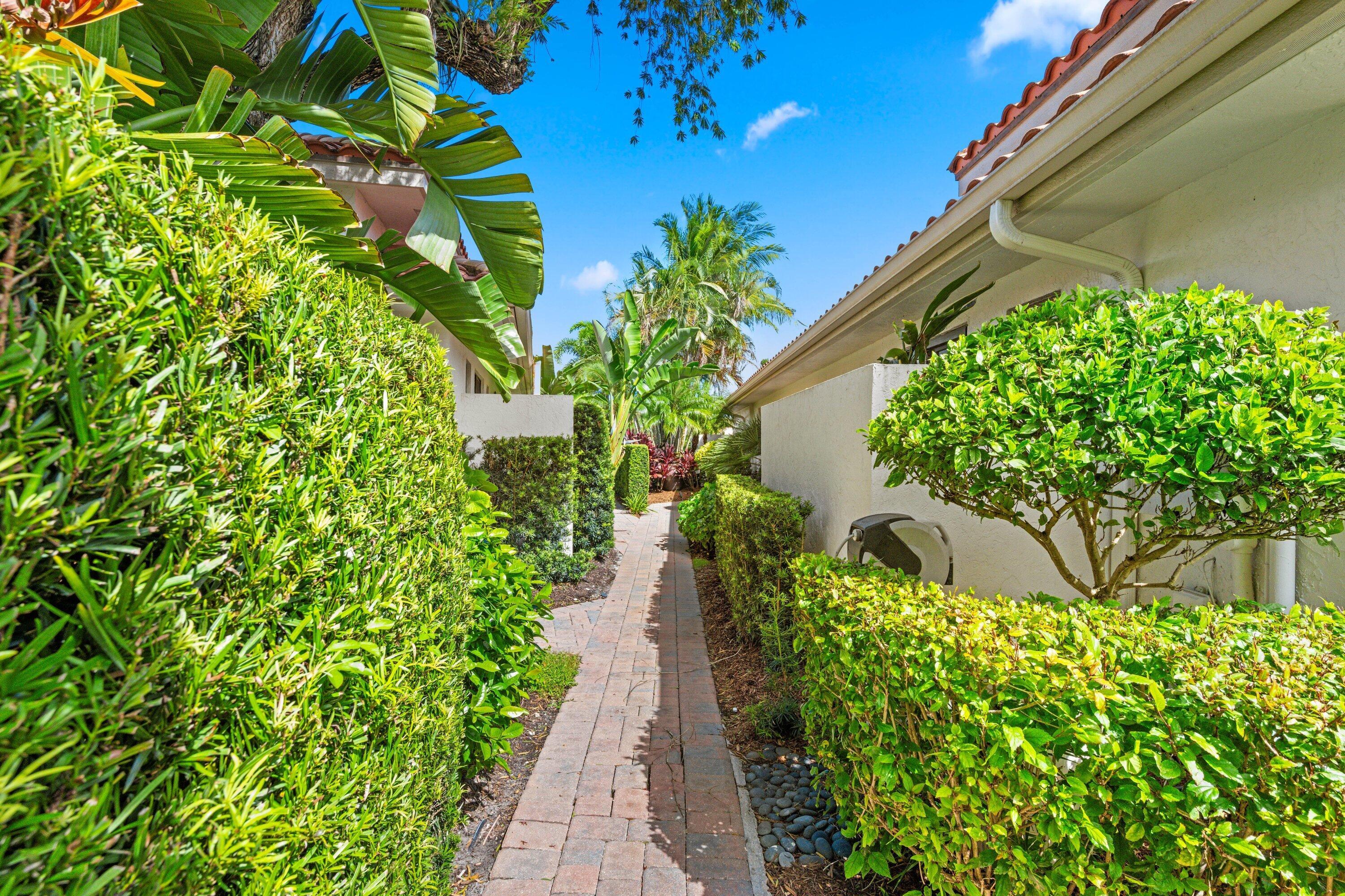 2552 Sheltingham Drive, Wellington, FL 33414, Wellington - Photo 2