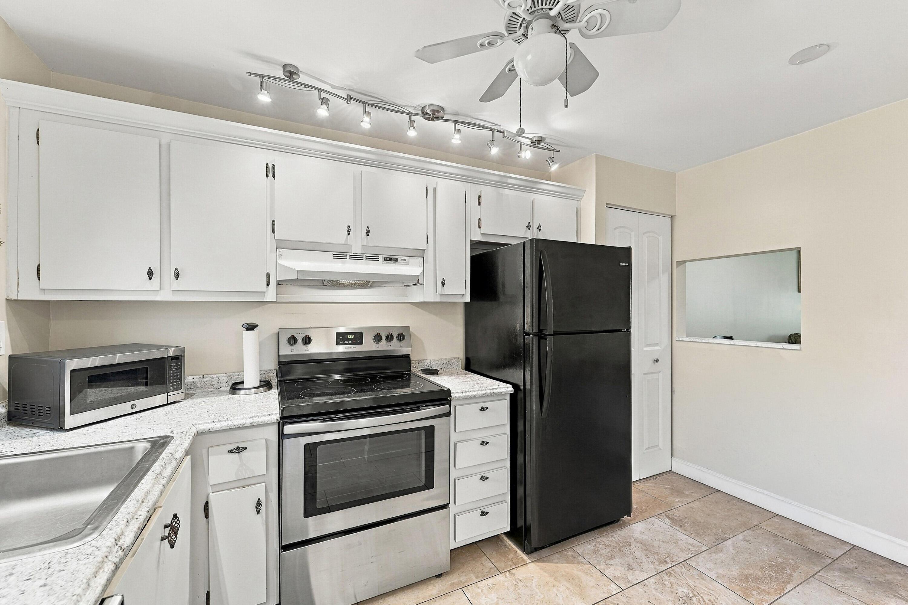 10300 NW 30TH Court 210, Sunrise, FL 33322, Sunrise - Photo 4