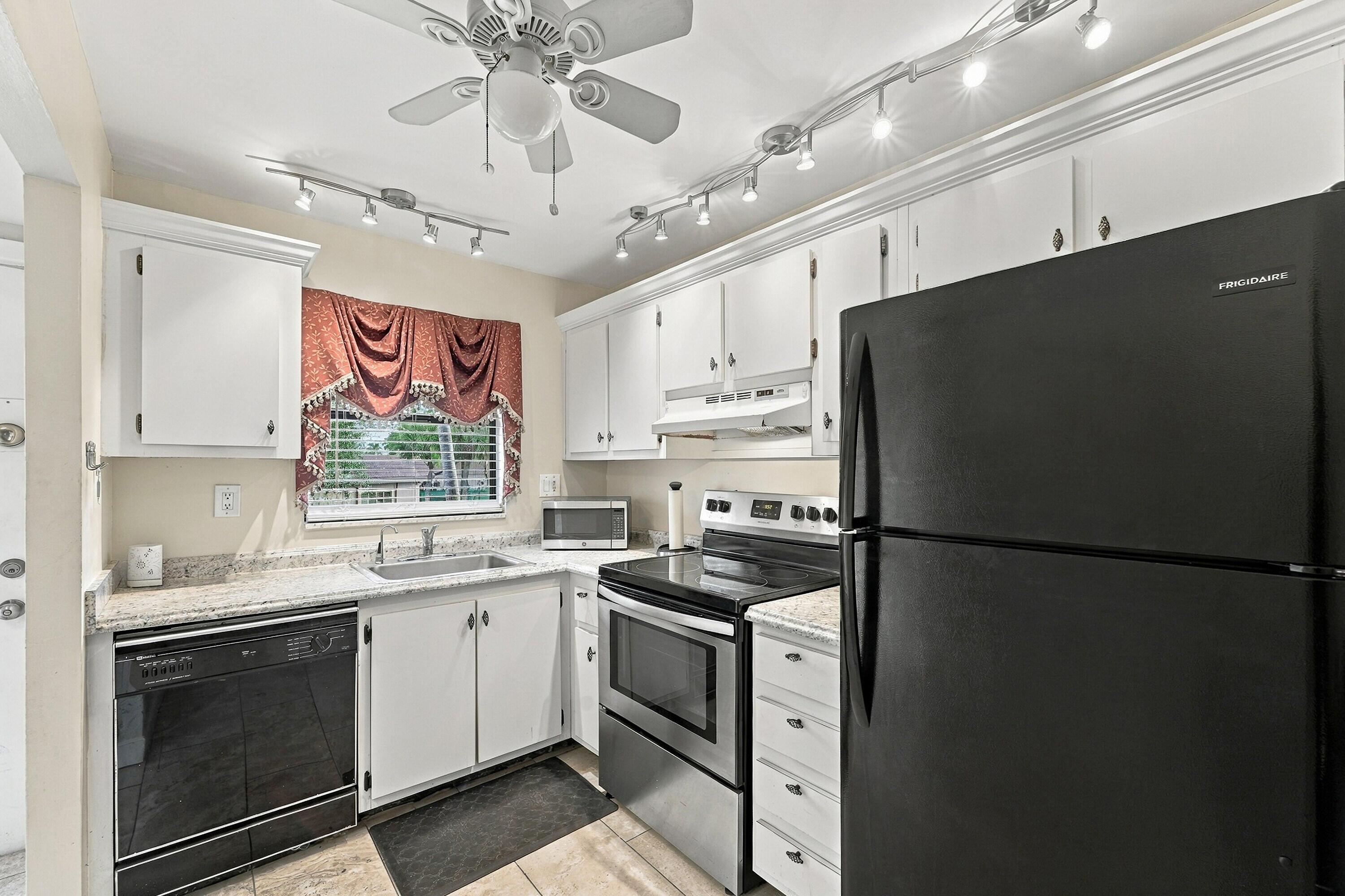 10300 NW 30TH Court 210, Sunrise, FL 33322, Sunrise - Photo 5